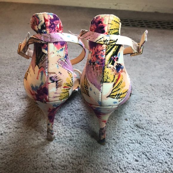 Floral Print Kitten Heels - Picture 3 of 4